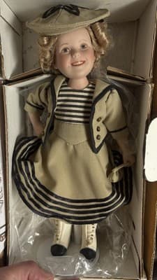 Danbury Mint Shirley Temple Movie "Wee Willy Winkie" NIB 10" Porcelain Doll - Thumbnail 3