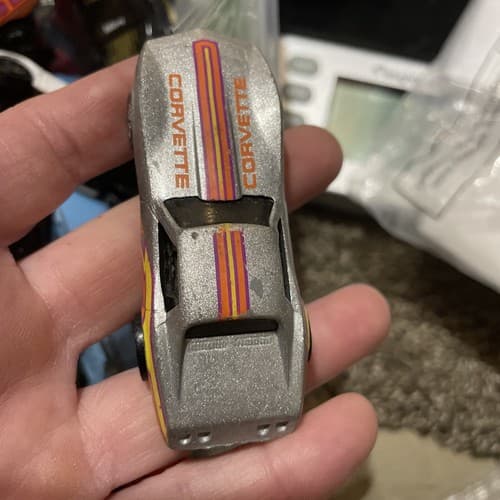 1975 Corvette Coupe Hong Kong Metallic Flake Silver Hot Wheels Diecast - Thumbnail 4