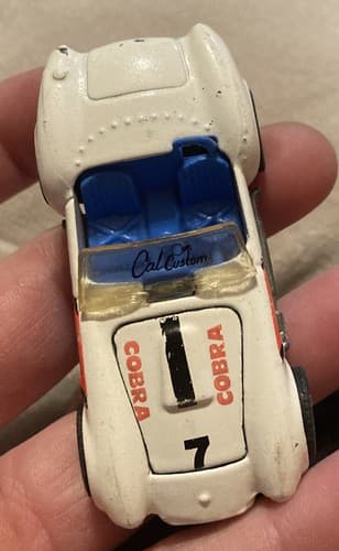 Hot Wheels California Customs Classic Cobra White Real Riders Gray Hubs 1/64 - Thumbnail 2
