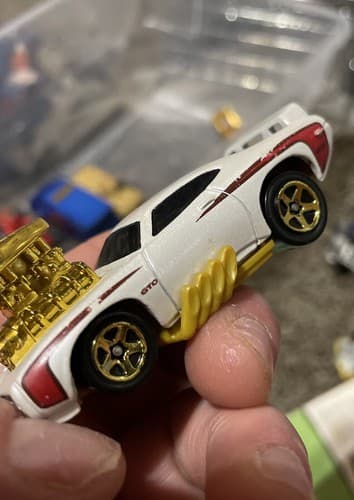 Hot Wheels Blown 1969 GTO Judge Pearl White 1/64 Repro 2002 - Image 1