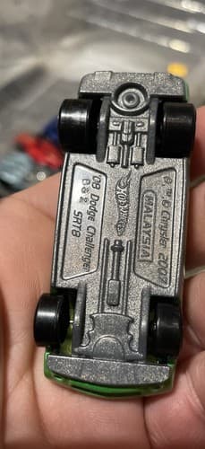 Hot Wheels 2008 Dodge Challenger SRT8 Chrysler Car Green Black Malaysia Made - Thumbnail 4