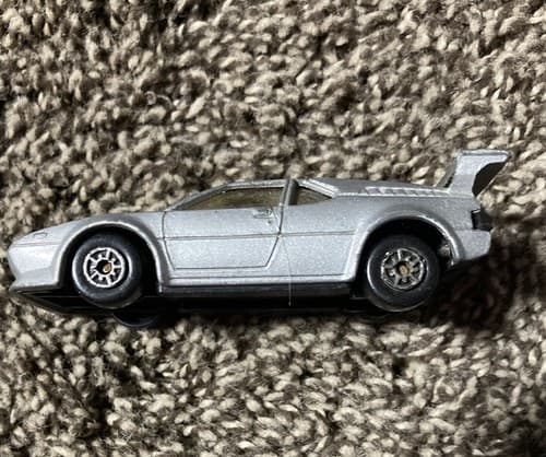 1978-1981 BMW M1 Collectible 1/64 Scale Diecast Diorama Model - Thumbnail 4