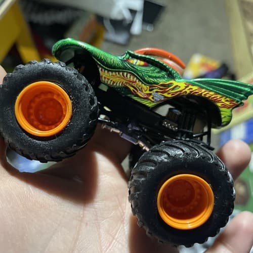 Monster Jam Dragon Diecast 1:64 Collector TRUCK 2015 Hot-Wheels Mattel - Thumbnail 2
