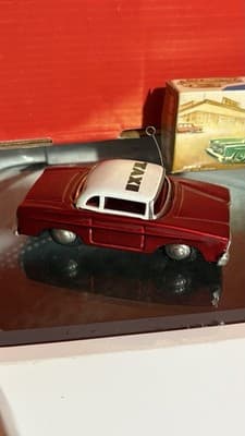 TIN FRICTION MF-713 FORD FAIRLANE TAXI CAB CAR RED CHINA - Image 1