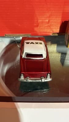 TIN FRICTION MF-713 FORD FAIRLANE TAXI CAB CAR RED CHINA - Thumbnail 4