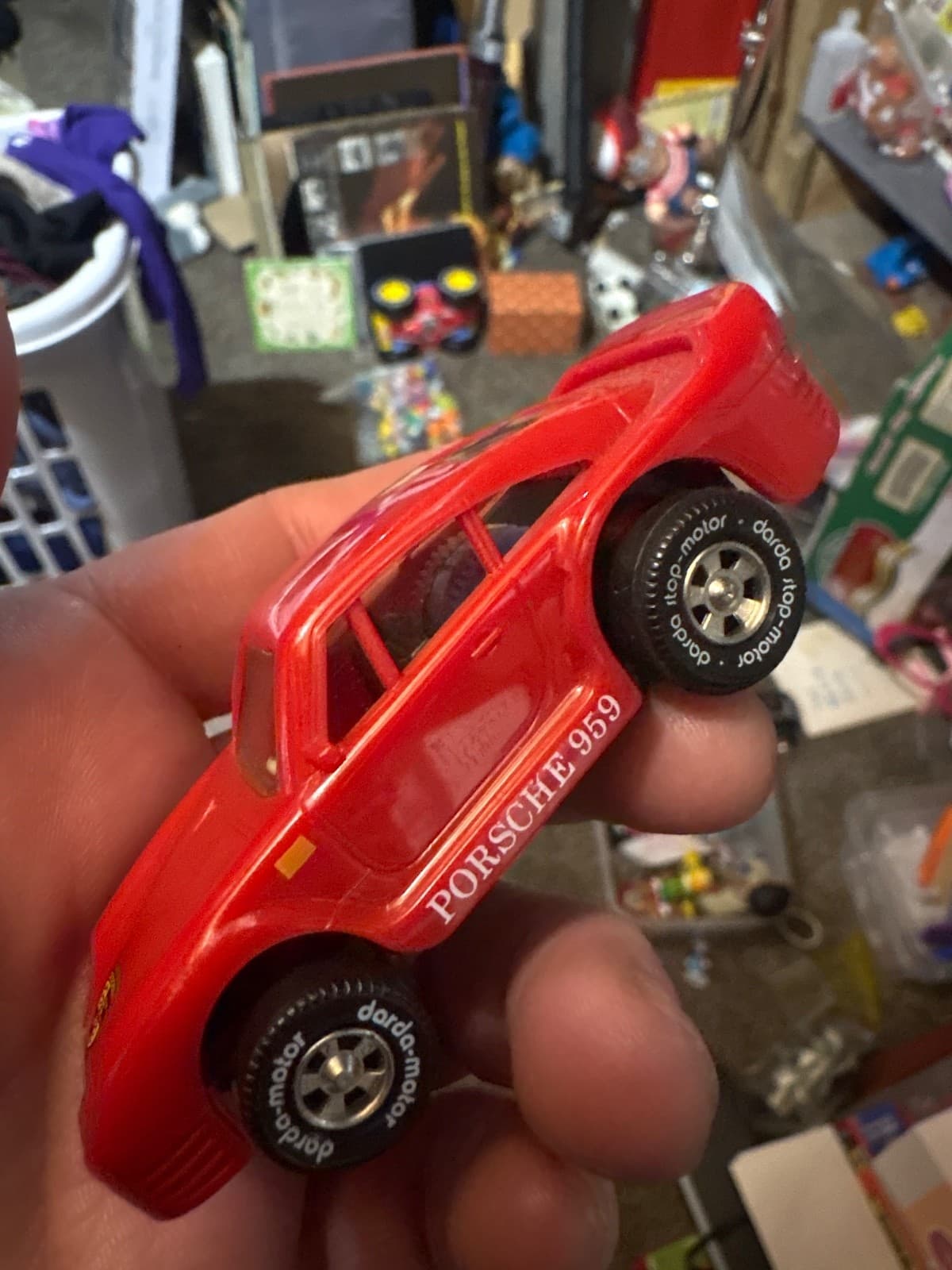 Darda Porsche 959 Working Pullback Motor Bright Red 3” Toy - Thumbnail 3