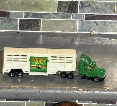 KENWORTH T 600A LIVESTOCK DIECAST TRUCK & TRAILER (DOORS OPEN) - Image 1