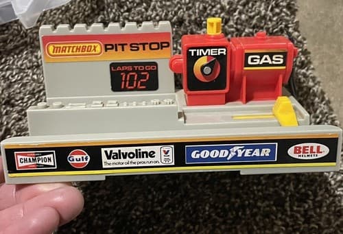 1985 Vintage Matchbox MotorCity Pit Stop Fueling Station Gas station MotorCity - Thumbnail 4