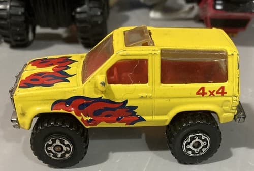 MATCHBOX YELLOW LIFTED 4X4 FORD BRONCO II 1987 - Image 1