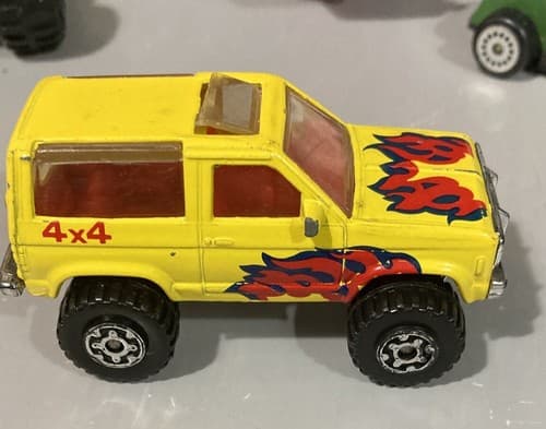 MATCHBOX YELLOW LIFTED 4X4 FORD BRONCO II 1987 - Thumbnail 3