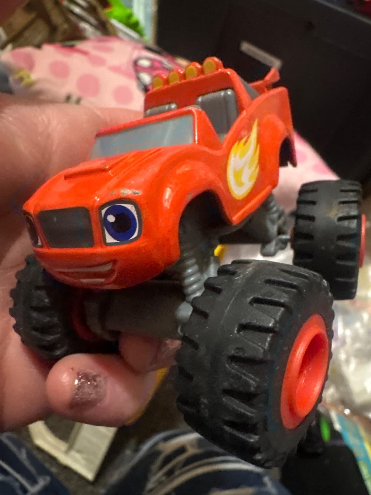 Blaze And The Monster Machines PILOT BLAZE 2014 Die Cast Metal Truck Mattel - Thumbnail 2