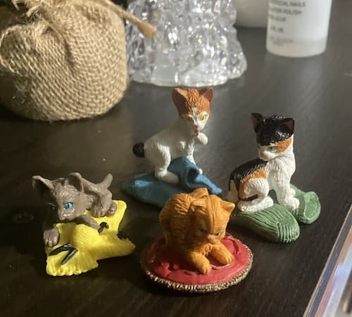 Vintage 1990's M.E.G. MEG Toy Cat Kitty in My Pocket PVC Animal Figures 4 - Image 1