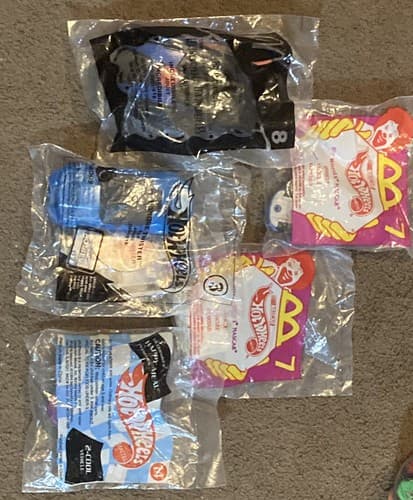Mixed Lot Of 5 Hot Wheels Happy Meal Toys Sealed McDonald’s Toys - Thumbnail 2