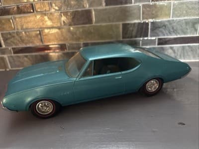 1968 Oldsmobile 442 RARE Bright Blue/Teal Model Promo Vehicle Plastic - Thumbnail 3