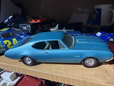 1968 Oldsmobile 442 RARE Bright Blue/Teal Model Promo Vehicle Plastic