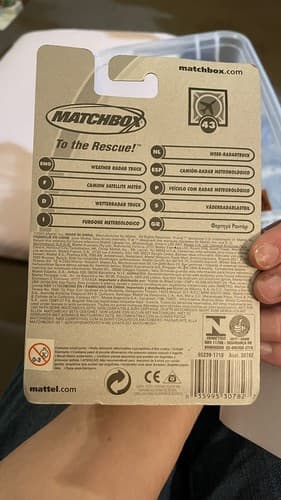 2002 Matchbox Hero City Weather Radar Truck #43 Mission Satellite Truck NIB - Thumbnail 2