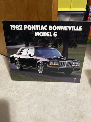 1982 Pontiac Bonneville Original Car Dealer Sales Brochure Catalog