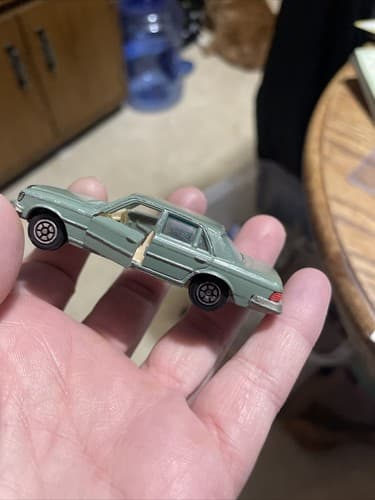 Vintage Yatming 1061 Green Mercedes 450 SEL 1/64 Scale Diecast Car Opening Doors - Thumbnail 5