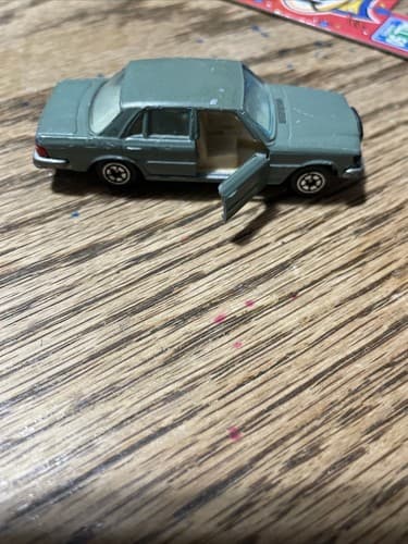 Vintage Yatming 1061 Green Mercedes 450 SEL 1/64 Scale Diecast Car Opening Doors - Thumbnail 3