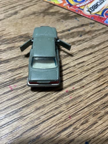 Vintage Yatming 1061 Green Mercedes 450 SEL 1/64 Scale Diecast Car Opening Doors - Thumbnail 4