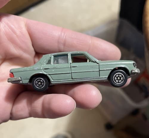 Vintage Yatming 1061 Green Mercedes 450 SEL 1/64 Scale Diecast Car Opening Doors - Thumbnail 6