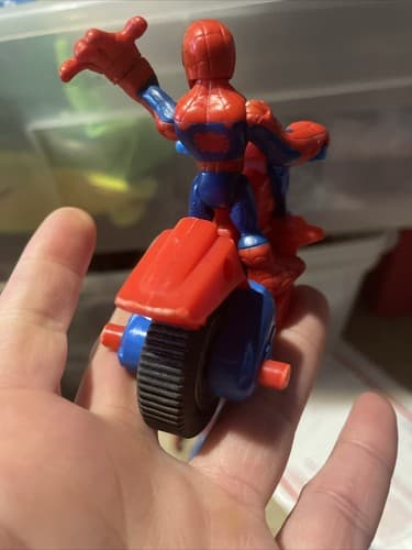 COLLECTORS 2012 HASBRO TM Marvel & Subs Spiderman and Spider Bike - Thumbnail 5
