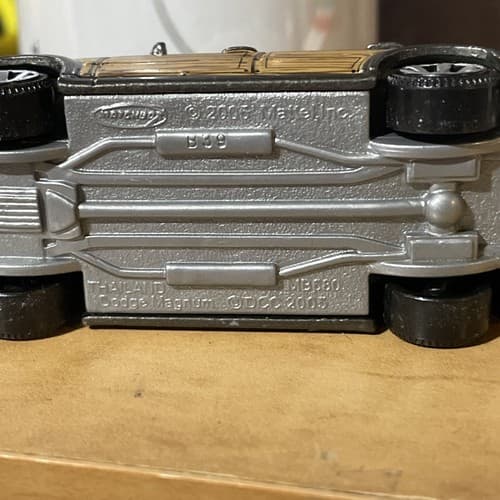 Matchbox Dodge Magnum Retro Rides #29 Gray Mtflk w/Surf Boards & Wood Grain - NM - Thumbnail 5