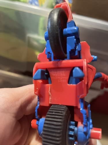 COLLECTORS 2012 HASBRO TM Marvel & Subs Spiderman and Spider Bike - Thumbnail 4