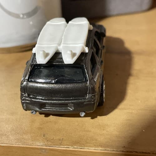 Matchbox Dodge Magnum Retro Rides #29 Gray Mtflk w/Surf Boards & Wood Grain - NM - Thumbnail 3