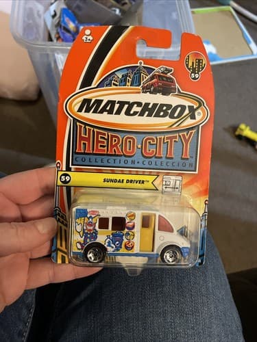 MATCHBOX-HERO CITY-SUNDAE DRIVER #59-2003 SEALED ON CARD