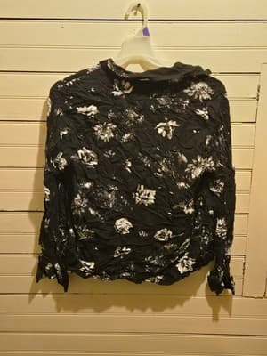 H&M Blouse Womens M Black White Floral Long Sleeve Lightweight Button Front - Thumbnail 3