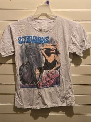 Scorpions T-Shirt Mens M Savage Amusement Tour Graphic White Vintage Band Tee - Image 1