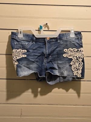 H&M &Denim Shorts Girls 12-13Y Blue Denim Crochet Applique Frayed Hem - Image 1