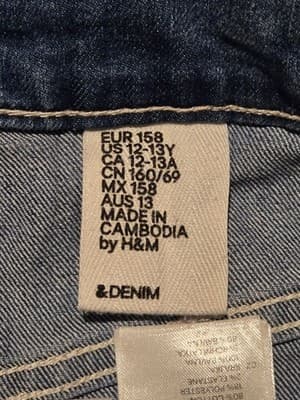 H&M &Denim Shorts Girls 12-13Y Blue Denim Crochet Applique Frayed Hem - Thumbnail 2