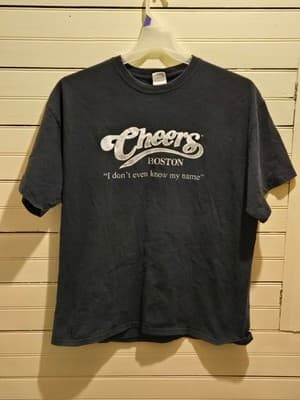 Gildan Cheers Boston Mens L Black Short Sleeve Graphic Tee I Dont Know My Name - Image 1