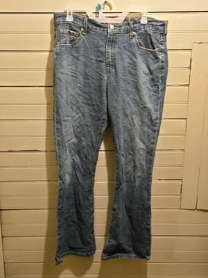Levis 515 Jeans Womens 12 M Boot Cut Stretch Low Rise Light Wash Denim - Image 1