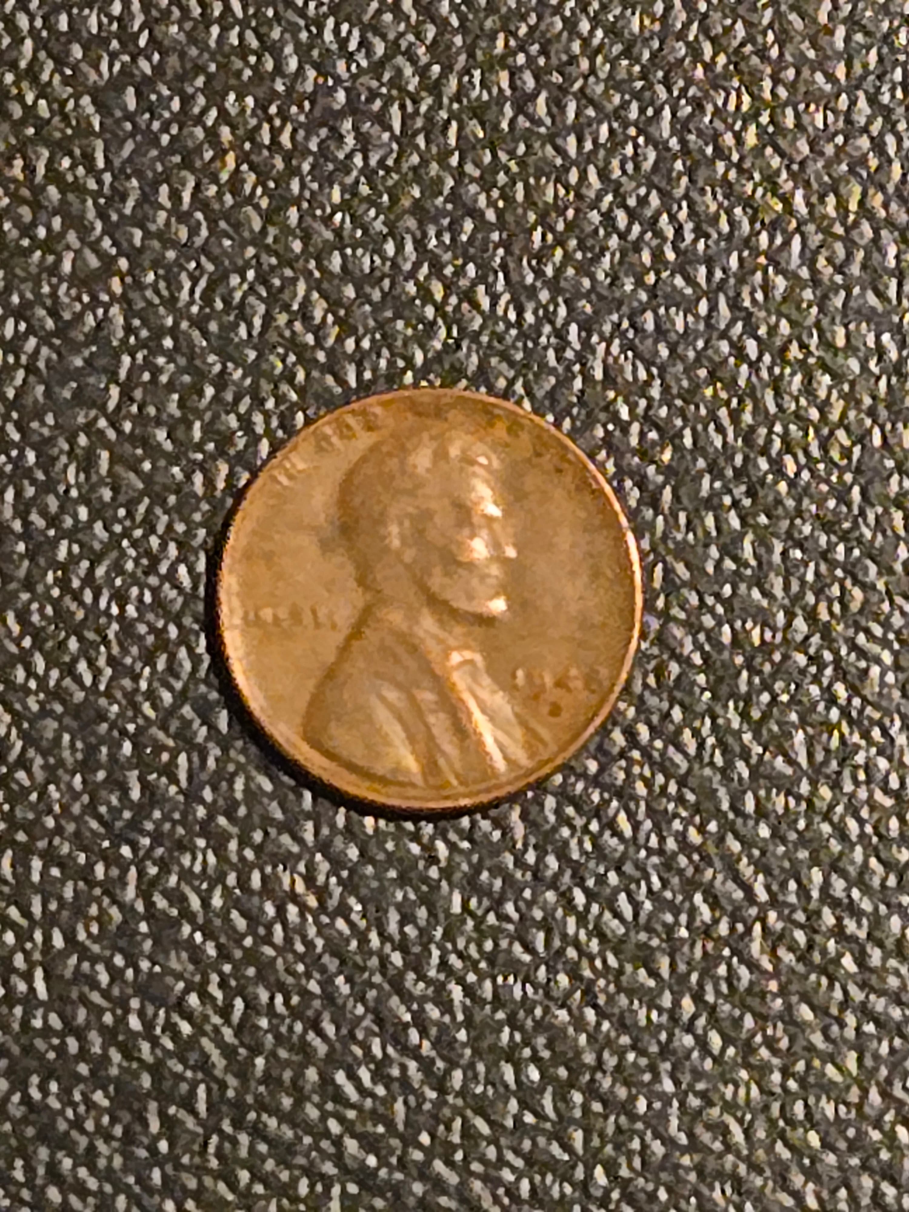 1946 Lincoln Wheat Penny - United States One Cent Coin - Circulated - Image 1