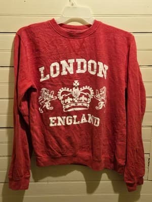 London England Sweatshirt Mens M Red Crewneck Crown Lions Graphic Vintage Style - Image 1
