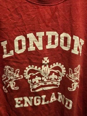 London England Sweatshirt Mens M Red Crewneck Crown Lions Graphic Vintage Style - Thumbnail 3