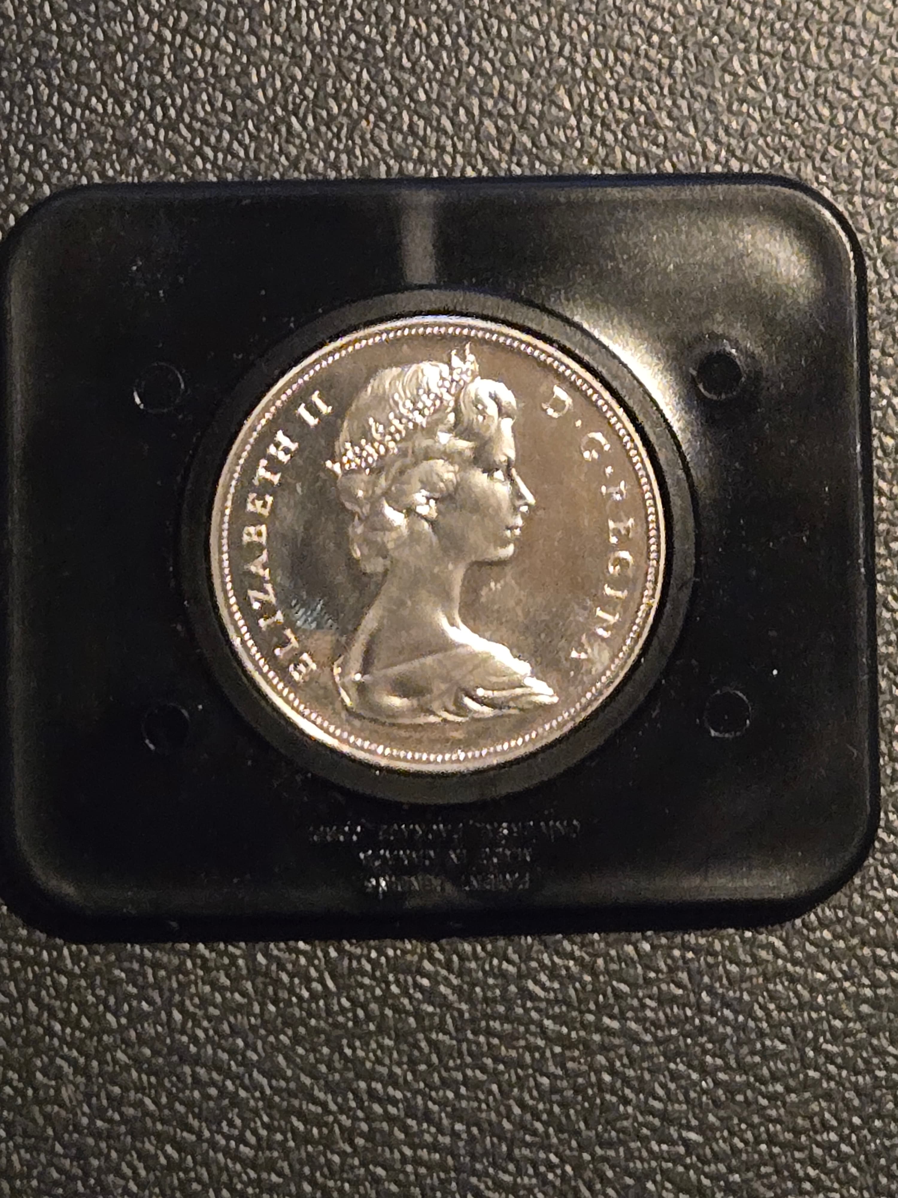1970 Canada Manitoba Centennial Silver Dollar in Original Presentation Case - Thumbnail 2