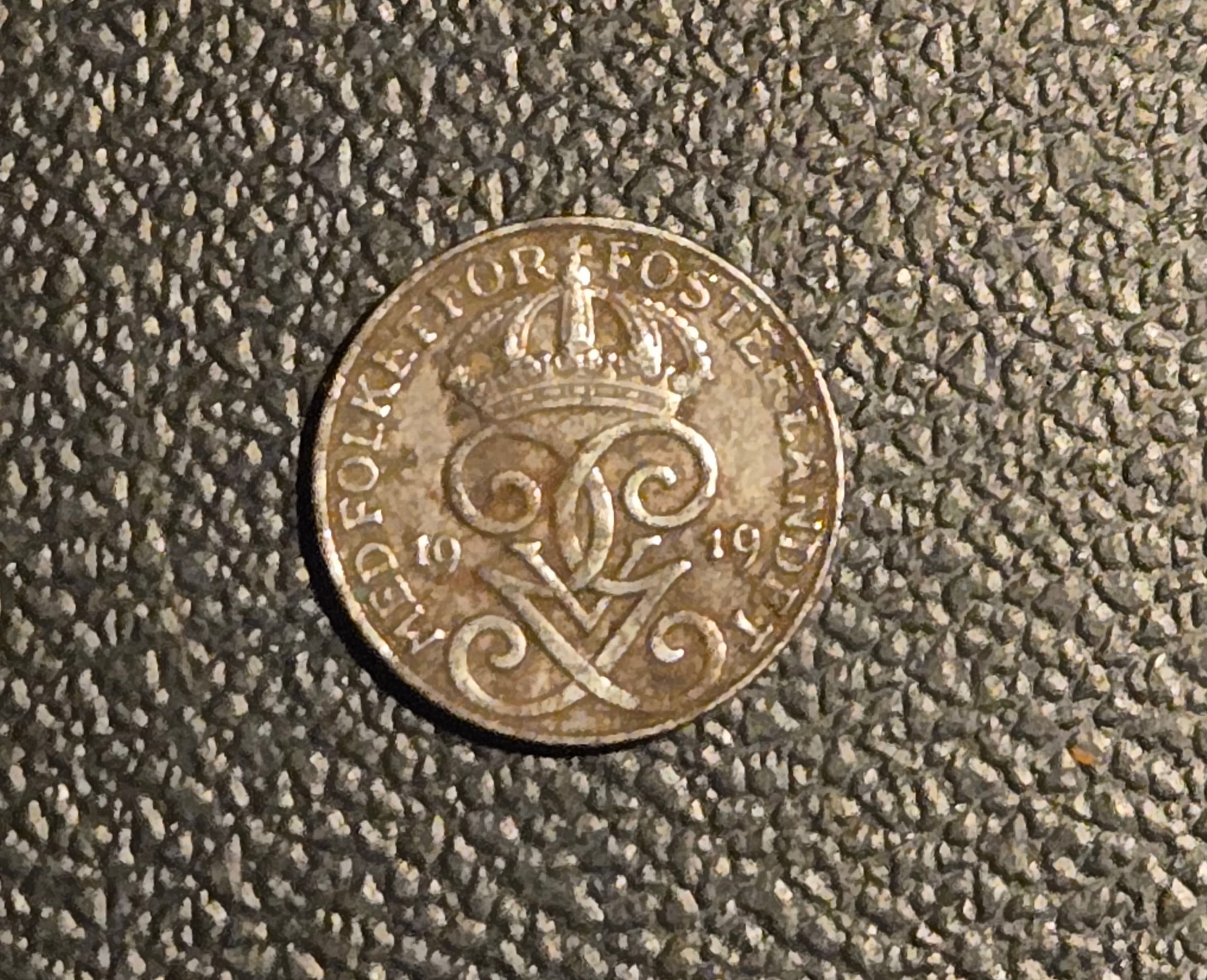 1919 Sweden 1 Ore Iron Coin Gustaf V WWI Era Swedish Currency Stockholm Mint - Image 1