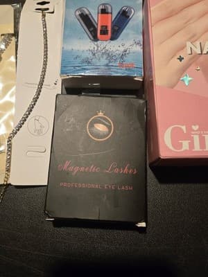 Whos That Girl Nail Polish Dip Kit Magnetic Lashes Nose Trimmer Jewelry Lot - Thumbnail 3