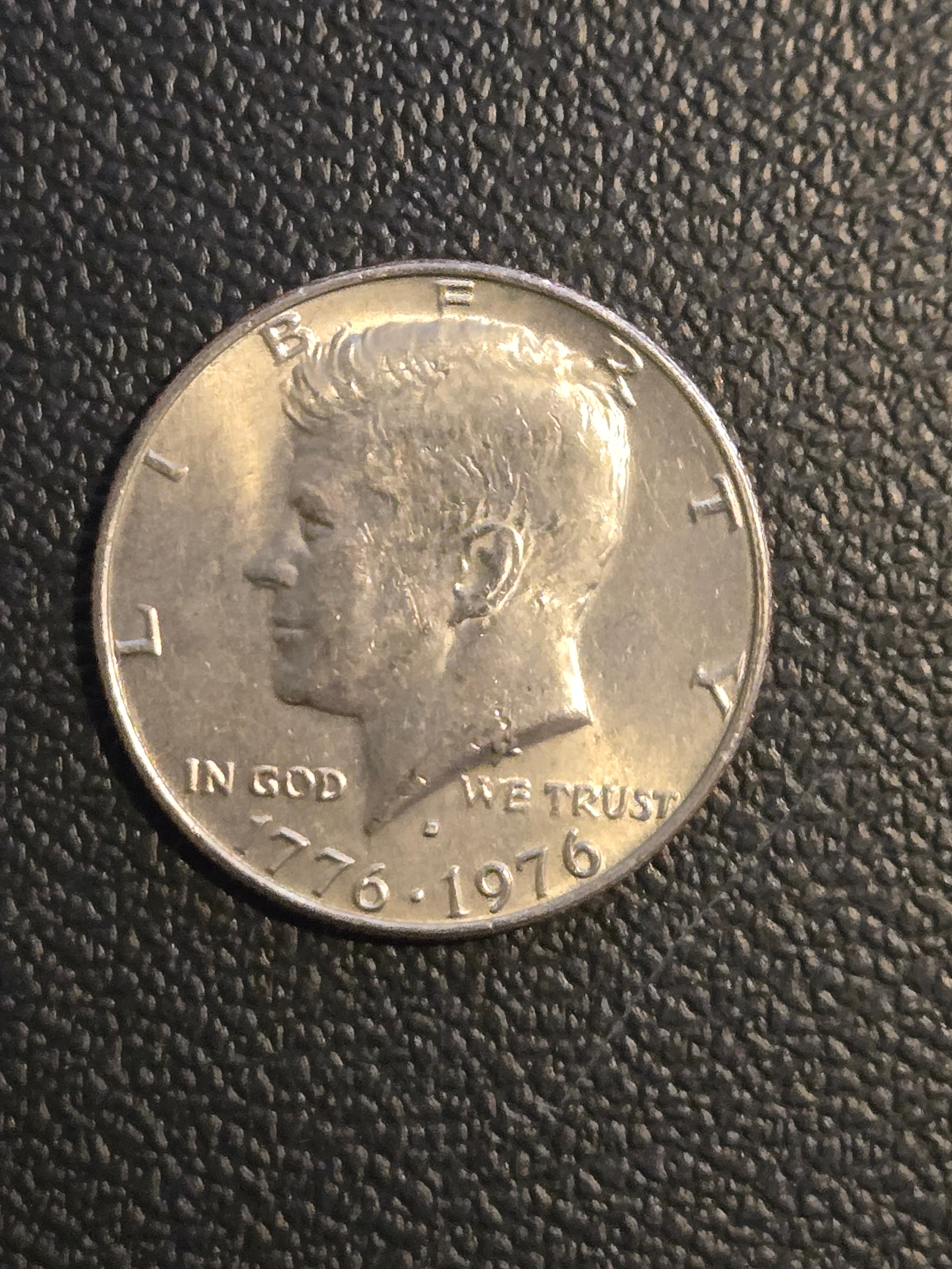 1776-1976 Bicentennial Kennedy Half Dollar Independence Hall Circulated 50c - Image 1