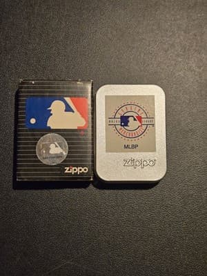 Zippo Lighter New York Yankees MLBP Genuine Merchandise Tin Box Collectible - Thumbnail 2