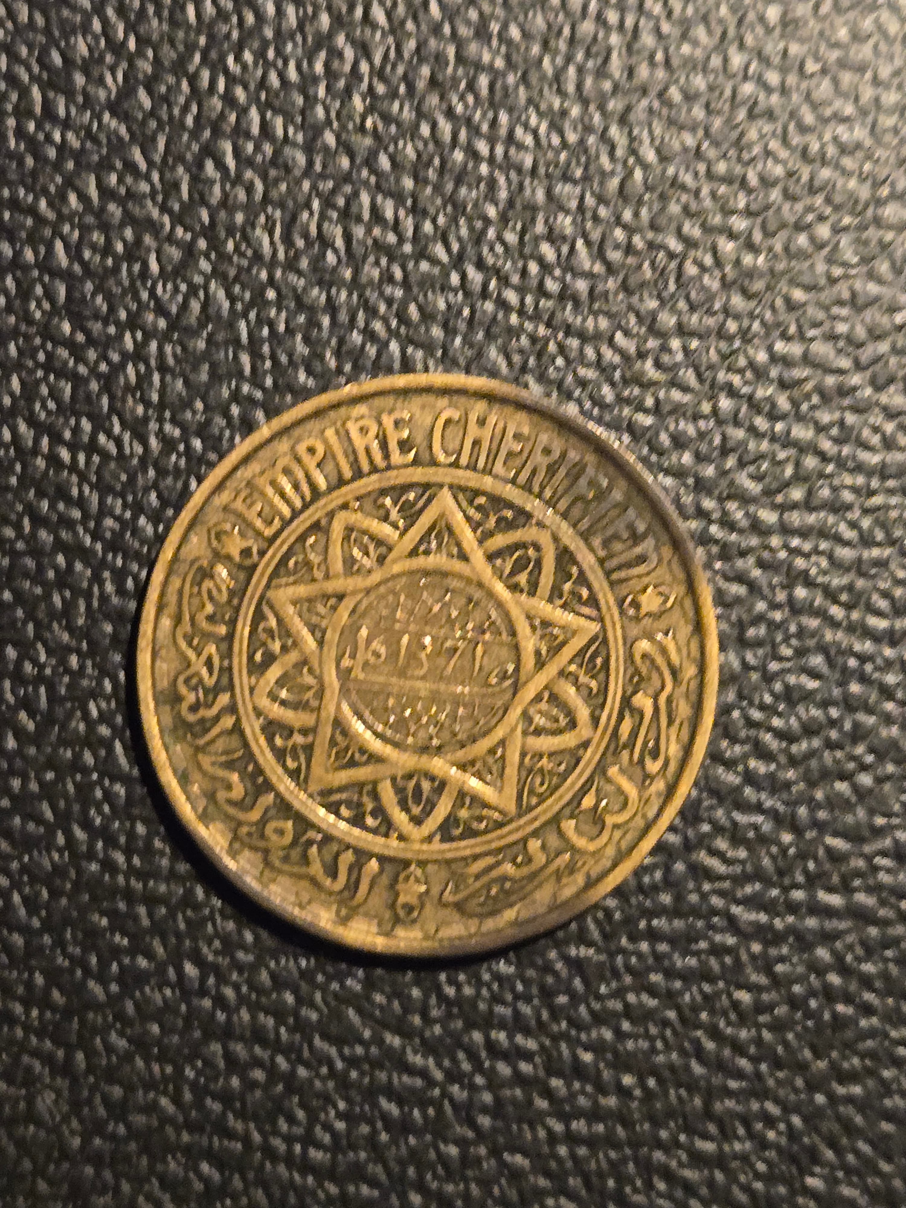 1952 Morocco 50 Francs Coin Bronze Very Good Condition Rare Collectible - Image 1