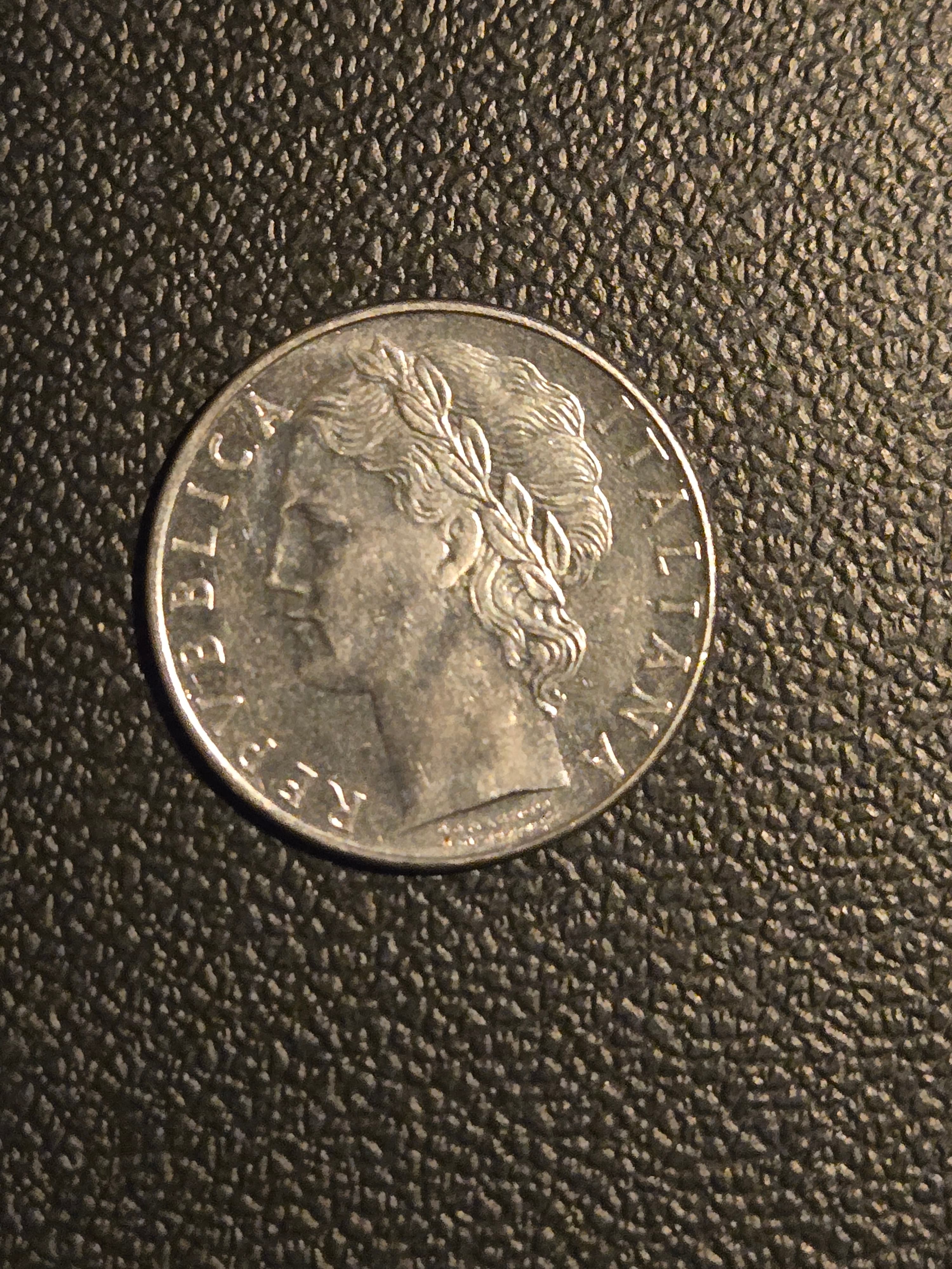 1975 Italy 100 Lira Coin - Copper-Nickel - Beautiful Condition - Thumbnail 2