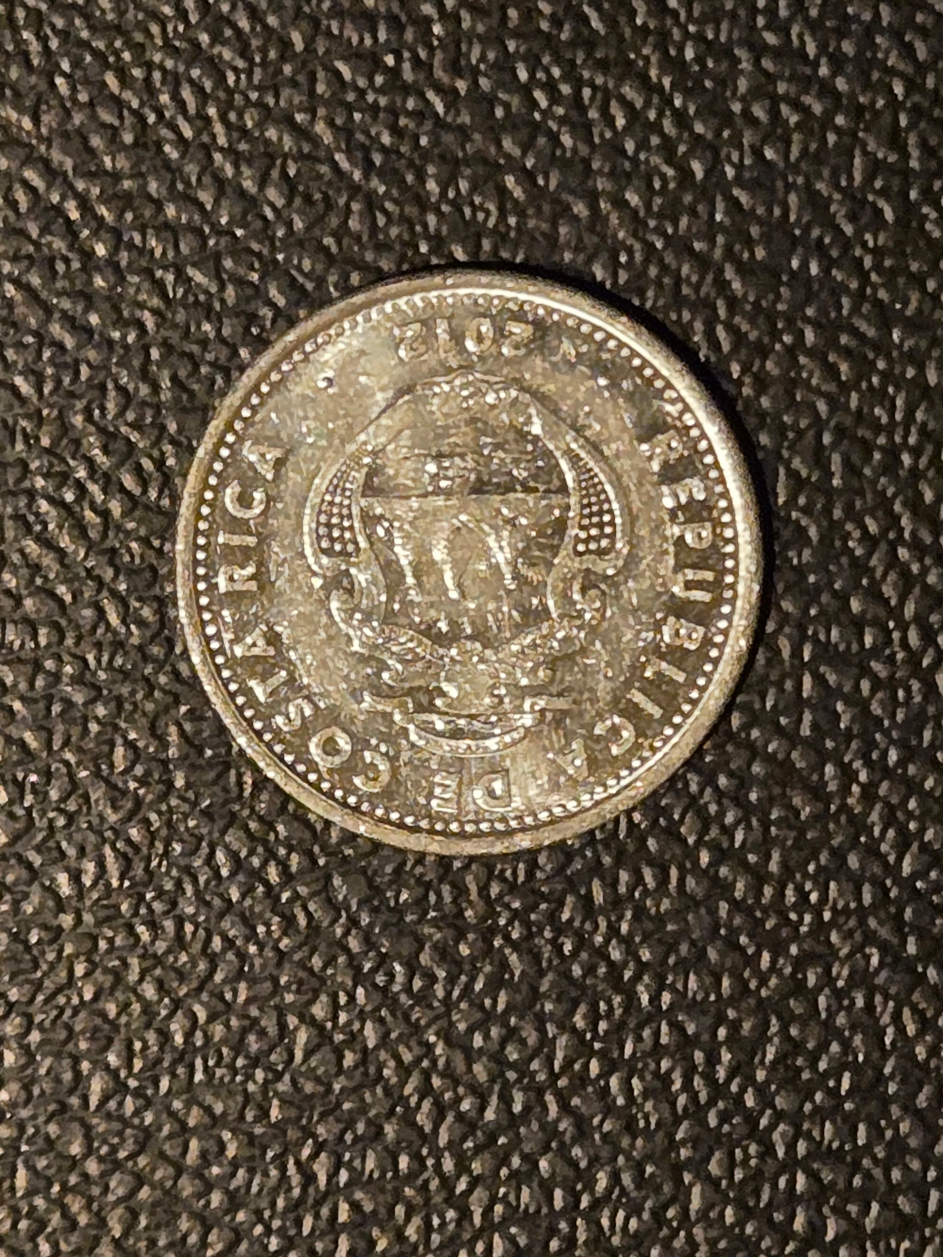 2012 Costa Rica 10 Colones Coin - Very Good Condition - Rare - Image 1