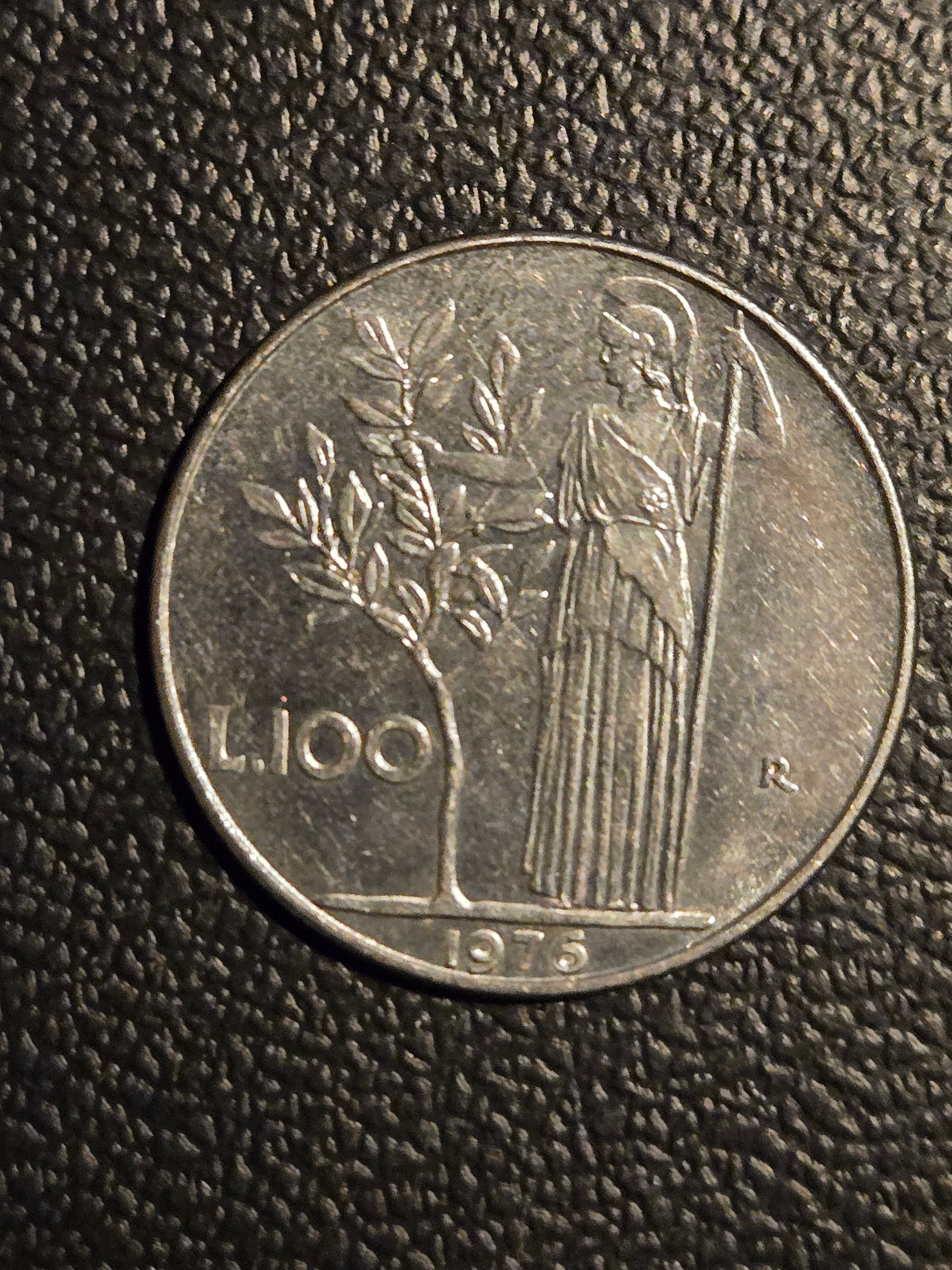 1975 Italy 100 Lira Coin - Copper-Nickel - Beautiful Condition - Image 1