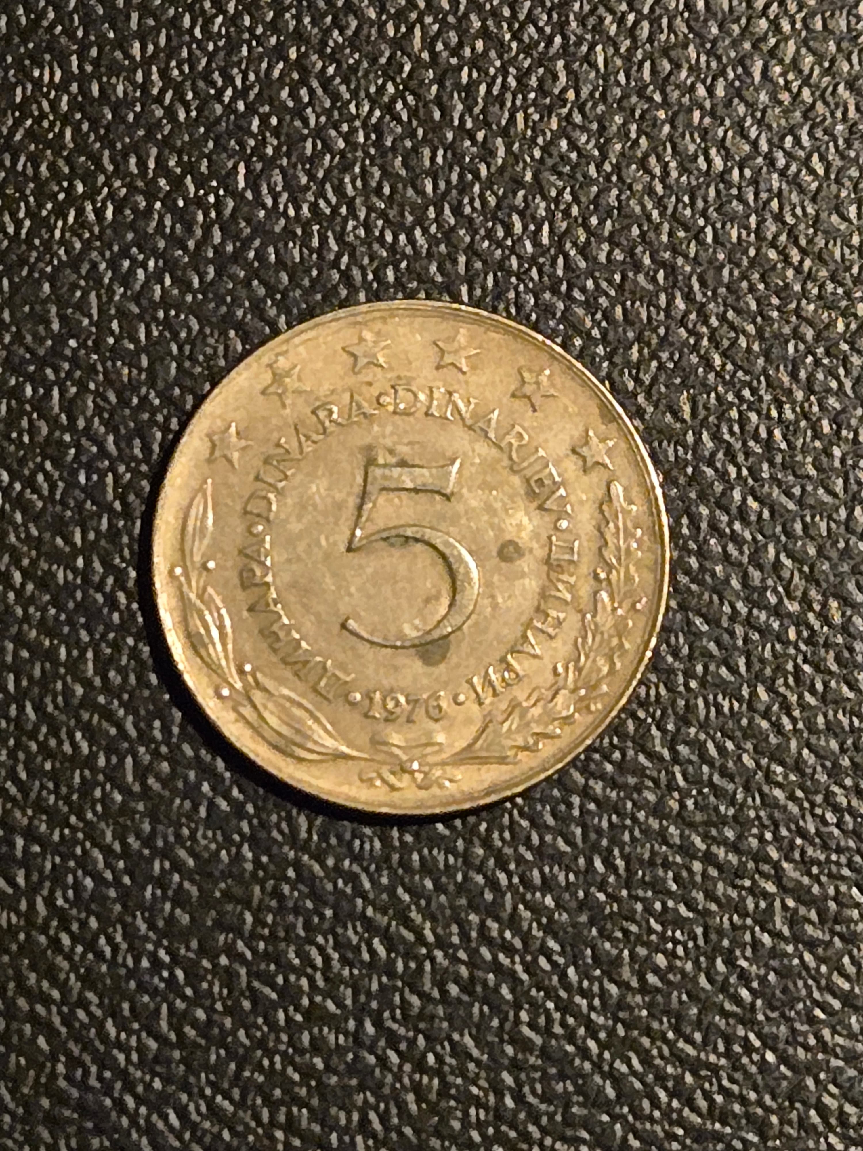 1976 Yugoslavia 5 Dinara Coin - Very Good Condition - Image 1