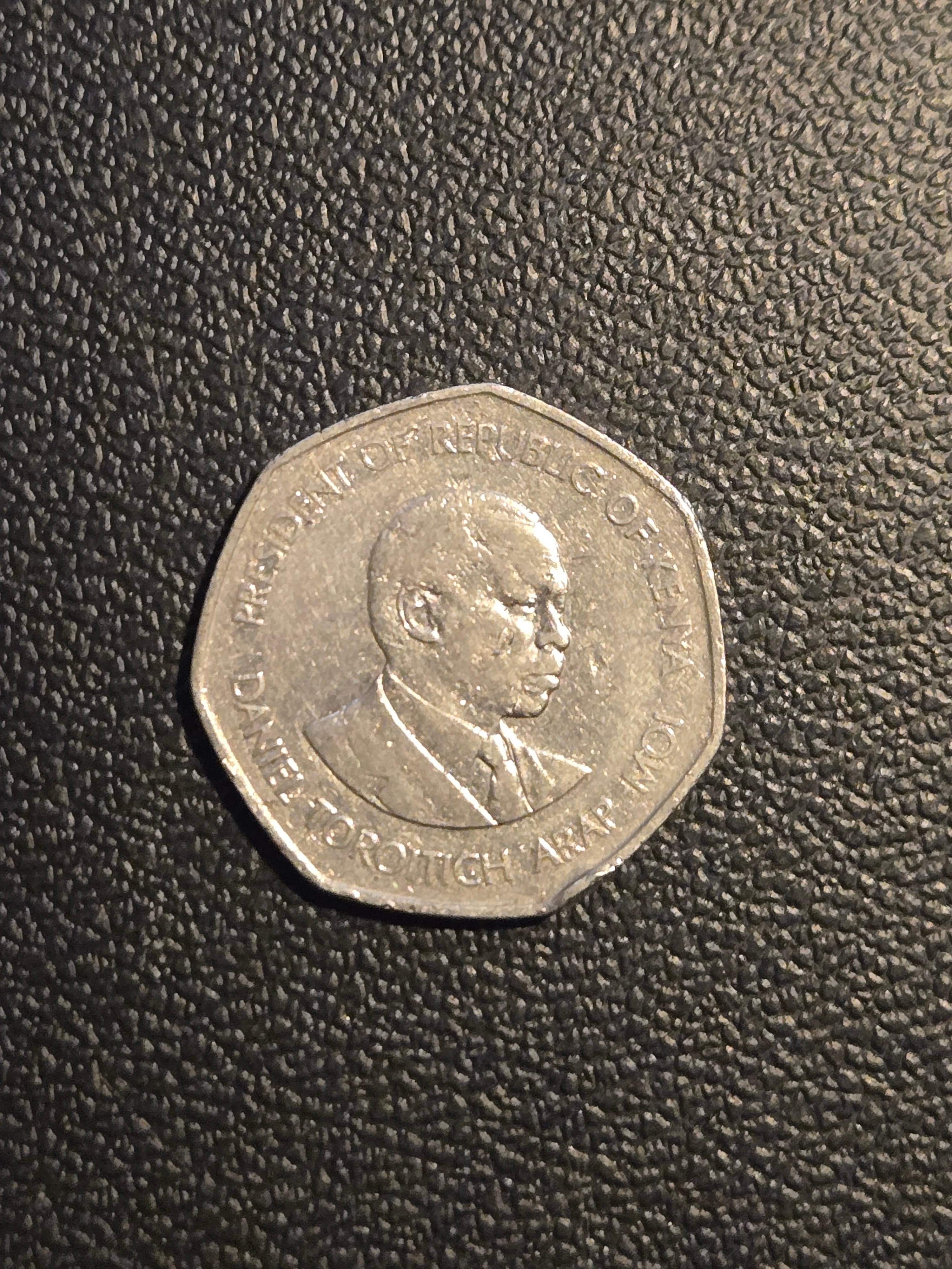 1994 Kenya 5 Shillings Coin Nickel Brass - VG Condition, Collectible! - Thumbnail 2